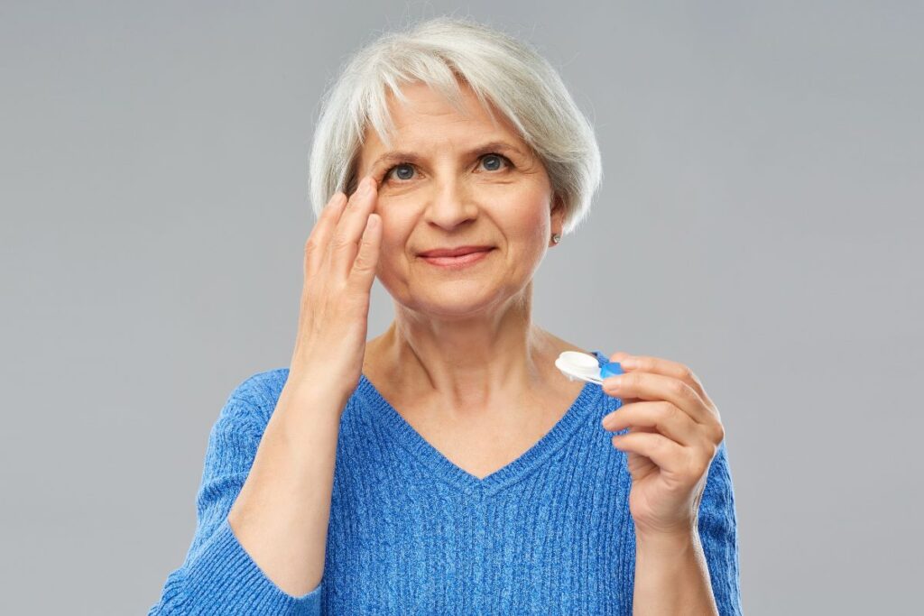This lady knows the difference between bifocal and multifocal contact lenses